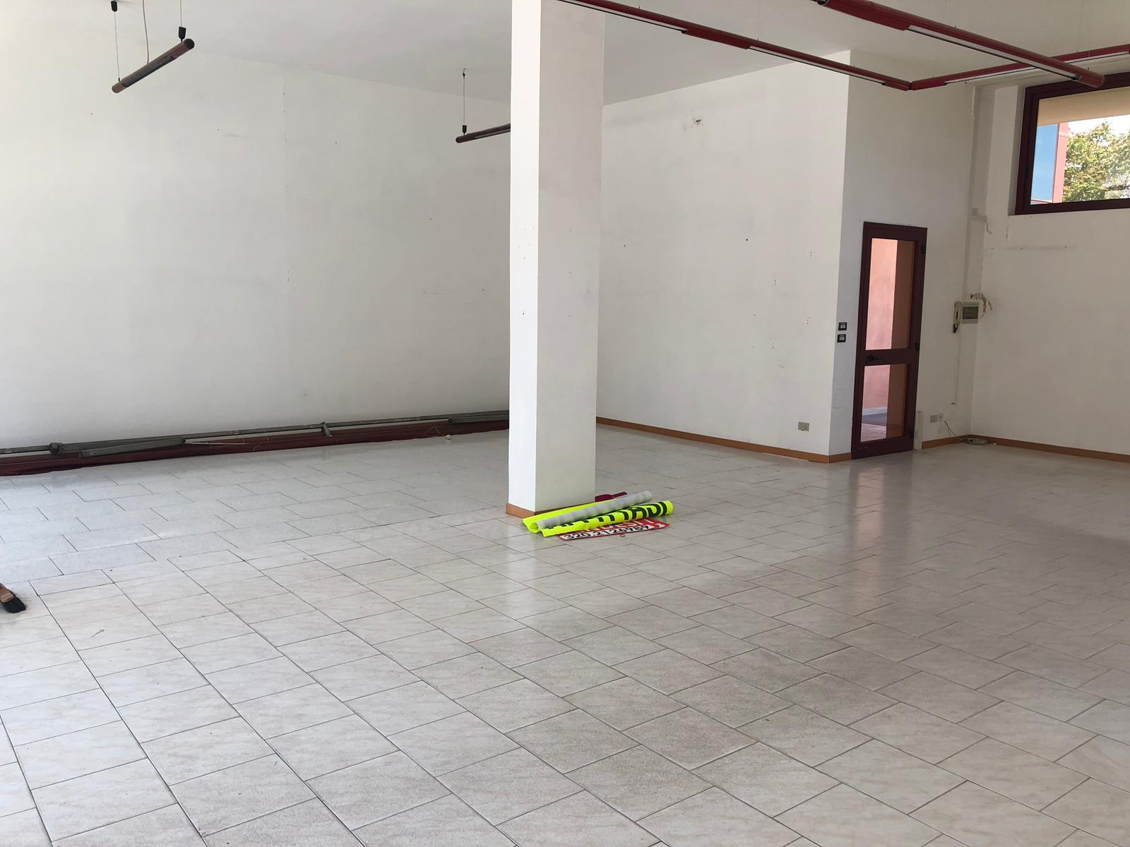 Scheda immobile: Vendita Locale commerciale San Benedetto del Tronto