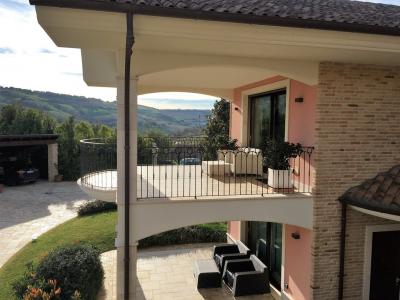 Villa in Vendita a Acquaviva Picena #11