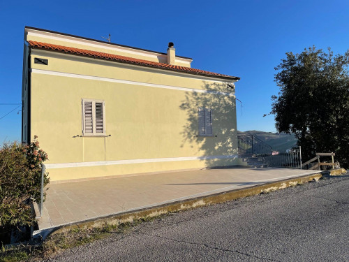 Casa singola in Vendita a Castignano #3