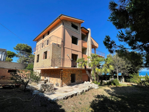 Villa in Vendita a San Benedetto del Tronto #2
