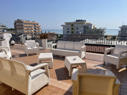 Hotel in Vendita a Alba Adriatica #2